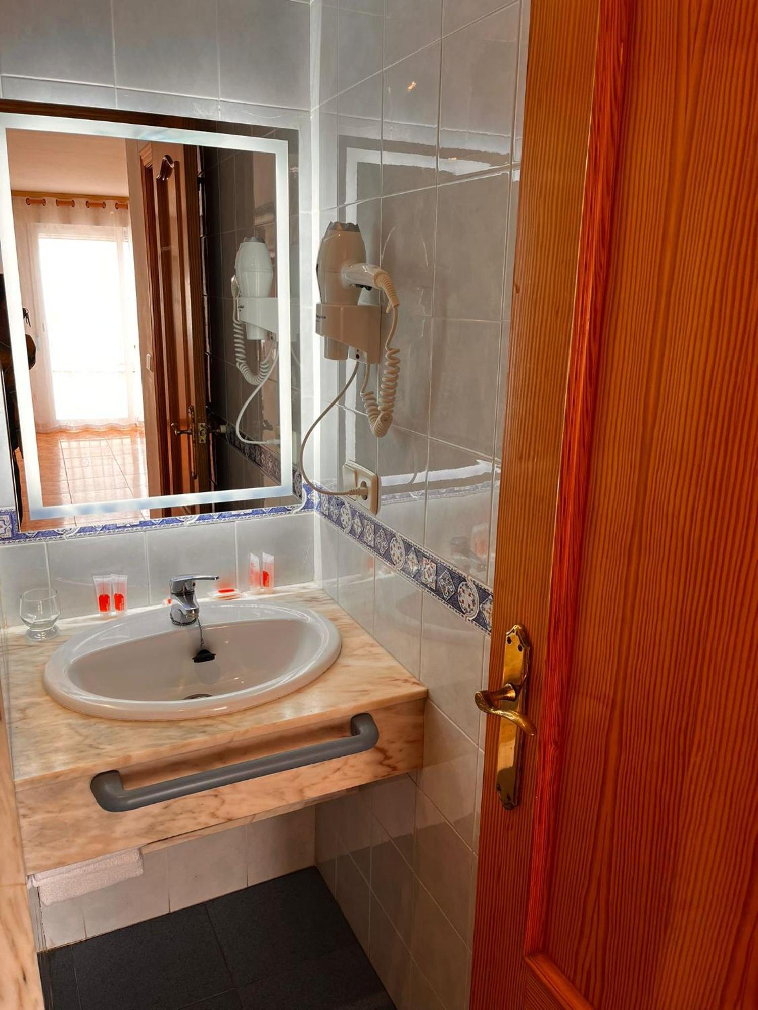 Apartamentos Inter Gandia Playa Eksteriør bilde